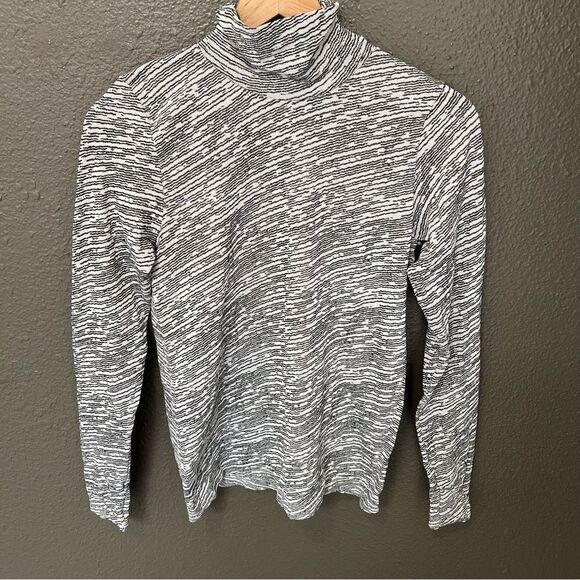 Athleta Flurry Seamless Turtleneck in Black & White | Size M - Picture 4 of 11